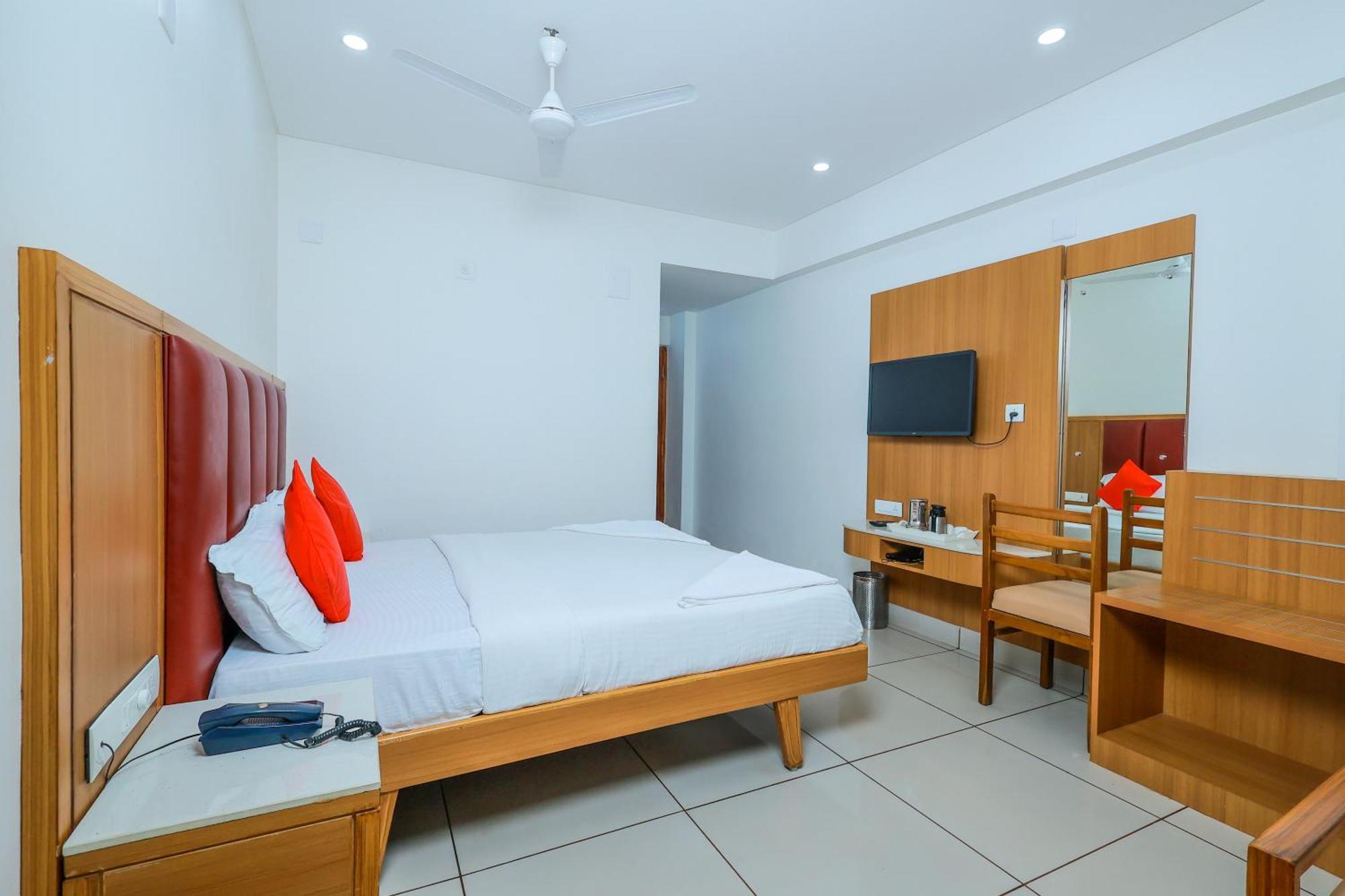 Hotel Janardana Udupi Eksteriør bilde